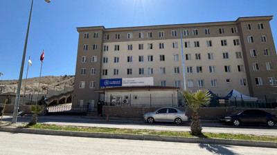 Yurda getirdiği tabancayla arkadaşını öldüren şüphelinden şoke eden savunma