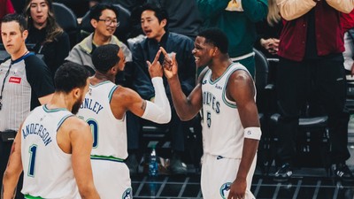 Minnesota 22 sayıdan gelerek Clippers'ı devirdi