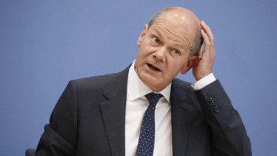 Olaf Scholz'e döner fiyatlarını soran Almanlar aldıkları cevap sonrası Merkel'i mumla aradı