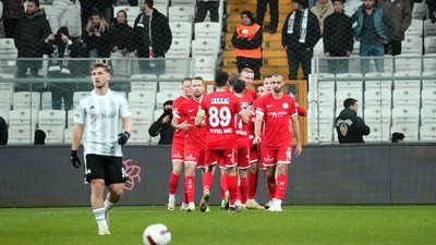 Sergen Yalçın'ın çalıştırdığı Antalyaspor, deplasmanda Beşiktaş'ı yendi