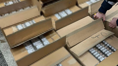 Gümrükte çorap beyan edildi, kutulardan kaçak sigara çıktı