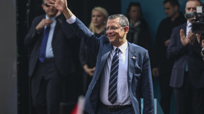 Özgür Özel'in "Öndeyiz, kazanıyoruz" sözleriz Ekrem İmamoğlu'nu hatırlattı