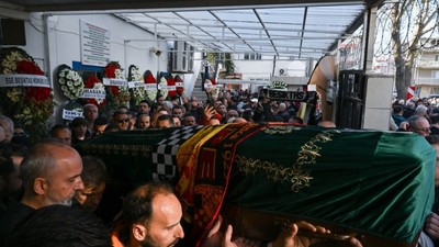 Geçtiğimiz günlerde vefat eden Ersen Martin, son yolculuğuna uğurlandı