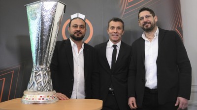 Bülent Korkmaz, Ümit Davala ve Hasan Şaş, UEFA Kupası'yla buluştu