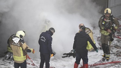 Son Dakika: Ankara'da yangın paniği! Mobilya atölyesinde çıkan yangın söndürüldü