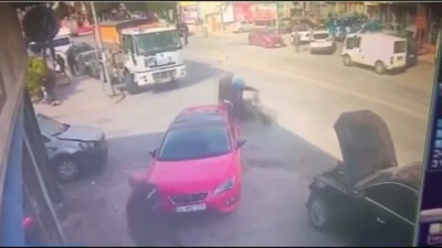 Güngören’de motosikletlilerin sokak ortasında silahlı saldırı anları kamerada