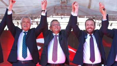CHP'nin Adana adayı Zeydan Karalar DEM Parti lehine adaylıktan mı çekiliyor?