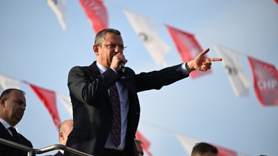 Özgür Özel gaflarına bir yenisini ekledi! Ayetle hadisi karıştırdı