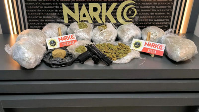 Batman'da şüphelilerin polisten kaçarken attıkları kutudan uyuşturucu çıktı