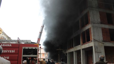 Kastamonu'da inşaat halindeki binada yangın çıktı