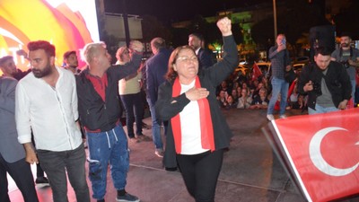 CHP'li Hatice Gençay, Didim'in ilk kadın belediye başkanı oldu