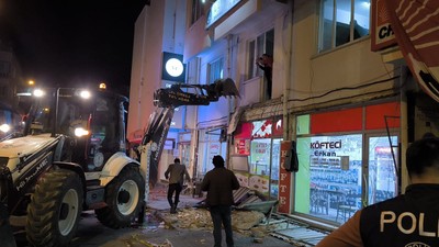 CHP'nin seçim kutlamalarında balkon çöktü! Başkan yardımcısı Mehmet Palaz hayatını kaybetti