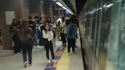 Son Dakika: Marmaray'da intihar girişimi! Seferlerde aksama yaşanıyor