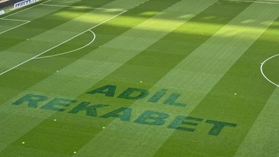 Ülker Stadyumu'nun çimlerine "Adil Rekabet" yazıldı