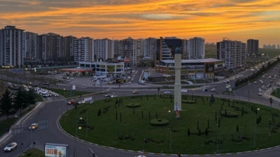 Türkiye'nin en büyük mahallesinde muhtarlık seçimi heyecanlı geçti