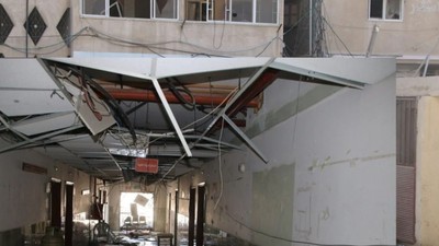İsrail ordusu Al-Amal Hastanesi'ni enkaza çevirdi