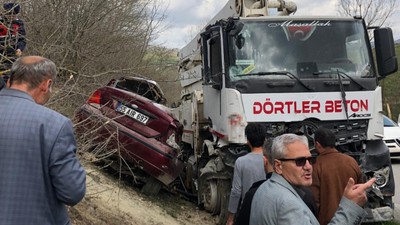 Beton mikseri ile otomobil çarpıştı: 1 ölü