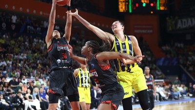 Basketbol FIBA Kadınlar Avrupa Ligi finalinde rakibini 106-73 mağlup eden Fenerbahçe şampiyon oldu