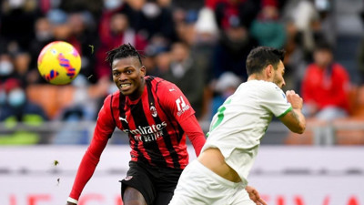 Milan, 6 golün olduğu maçta Sassuolo ile berabere kaldı