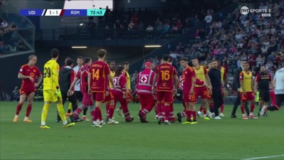 Udinese-Roma maçı, savunma oyuncusu Ndicka'nın fenalaşması üzerine tatil edildi
