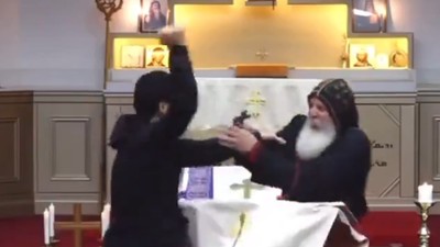 Avustralya Sidney'de bir bıçaklı saldırı daha! Vaaz veren piskoposu hedef aldılar