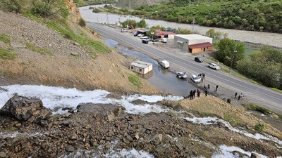 Çukurca Beyaz Su Şelalesi ziyaretçileri hayran bırakıyor