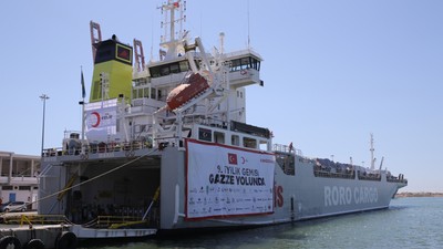 Gazze'ye insani yardım ulaştıracak 9. gemi uğurlandı