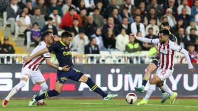 Fenerbahçe-Sivasspor maçı 2-2 berabere bitti