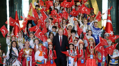 Son Dakika: Cumhurbaşkanı Erdoğan dünya çocuklarıyla bir araya geldi
