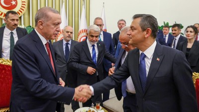 Erdoğan-Özel arasında 5,5 ayda değişen atmosfer fotoğraflara yansıdı