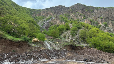 Tunceli’yi dolu ve sağanak vurdu