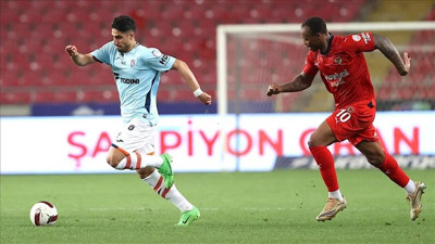 Başakşehir Hatayspor'u 2 golle geçti