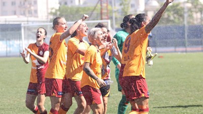 Galatasaray farklı kazandı şampiyonluğa dev adım attı
