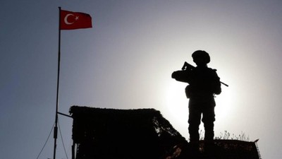 Son Dakika: Türkiye'ye girmeye çalışan PKK/PYD'li terörist Suriye sınırında yakalandı