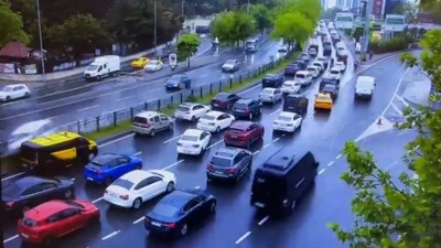Beşiktaş’ta 8 aracın karıştığı zincirleme kazanın görüntüsü ortaya çıktı