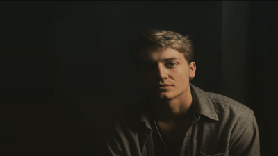 Erdem Şanlı Kimdir? Sevgilisi Kimdir? Ne Mezunu? Babası Kimdir? Erdem Şanlı’nın Dizi ve Filmleri