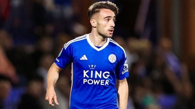 Yunus Akgün Leicester'a veda etti