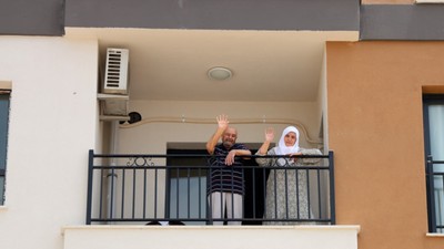 Deprem konutlarında yaşam başladı