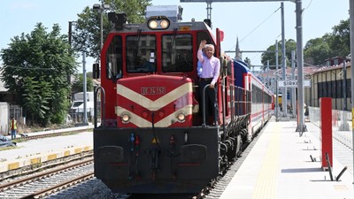 Bakü- Tiflis- Kars Demir Yolu Hattı'nda yük taşımacılığı yeniden başladı