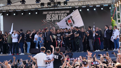 Beşiktaş, Ziraat Türkiye Kupası şampiyonluğunu taraftarıyla kutladı