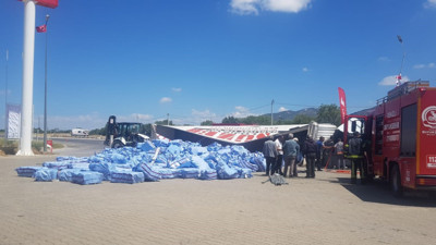 Denizli'de tırın akaryakıt istasyonuna çarptığı kazada 1 kişi yaşamını yitirdi