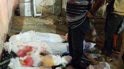 İsrail'in Filistinlilerin kampını bombalaması sonucu 40 kişi yaşamını yitirdi