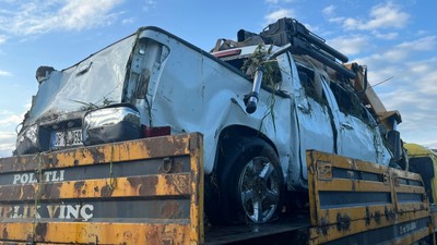 Ankara’da milletvekilinin otomobilinin de karıştığı kazada iki araç dereye uçtu: 1 ölü, 4 yaralı