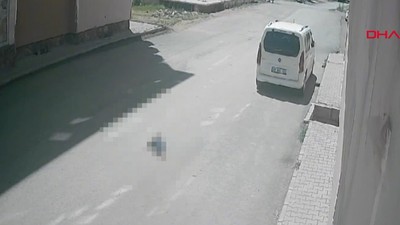 Muş'ta yedinci katta bulunan balkondan düşen 2 yaşındaki bebek öldü