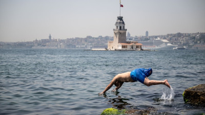 Bir yanda Üsküdar bir yanda Caddebostan! İstanbullular denizlere akın etti