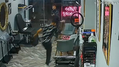 Marmaris’te dövmecilerin kavgası kanlı bitti, saldırı anı kamerada