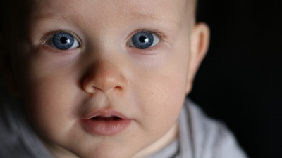 Rüyada Mavi Gözlü Bebek Görmek Ne Anlama Gelir? Neye Delalet Eder?