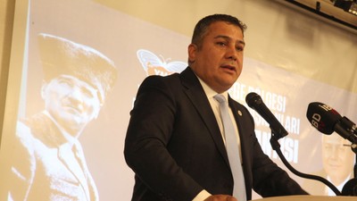 YMP Genel Başkanı seçim startını verdi: Yaşlı abilere inat ben adayım