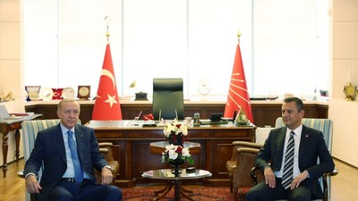 CHP Genel Merkezi'ndeki Erdoğan-Özel görüşmesinden tarihi kareler