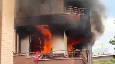 Çorum'da bir apartman dairesi, alevlere teslim oldu